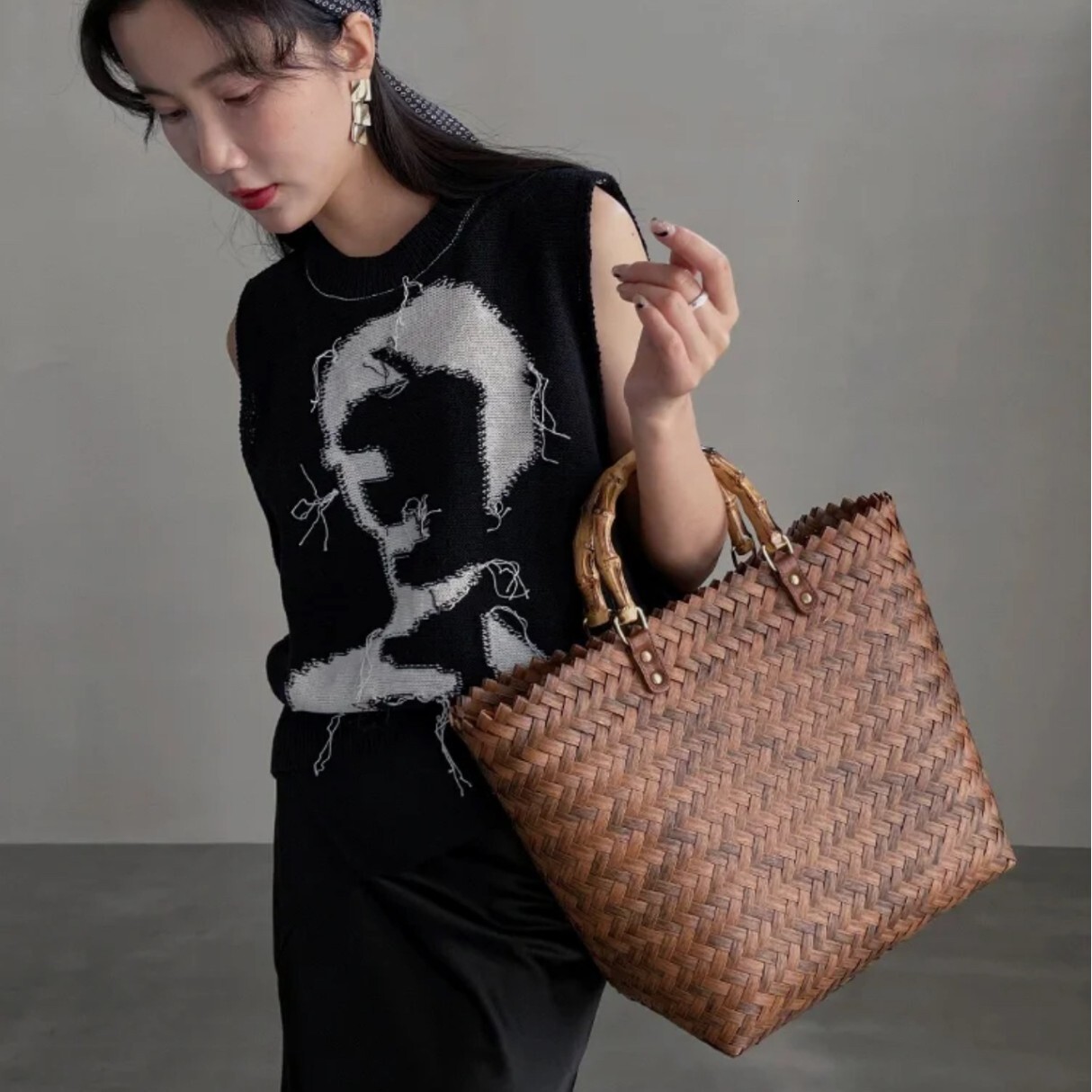 Brand High Quality New Style Handmade Fashion Versatile Woven Bag Vegetable Basket Retro Bamboo Handle Straw Tote Bag Women's Gift Bag New Free D