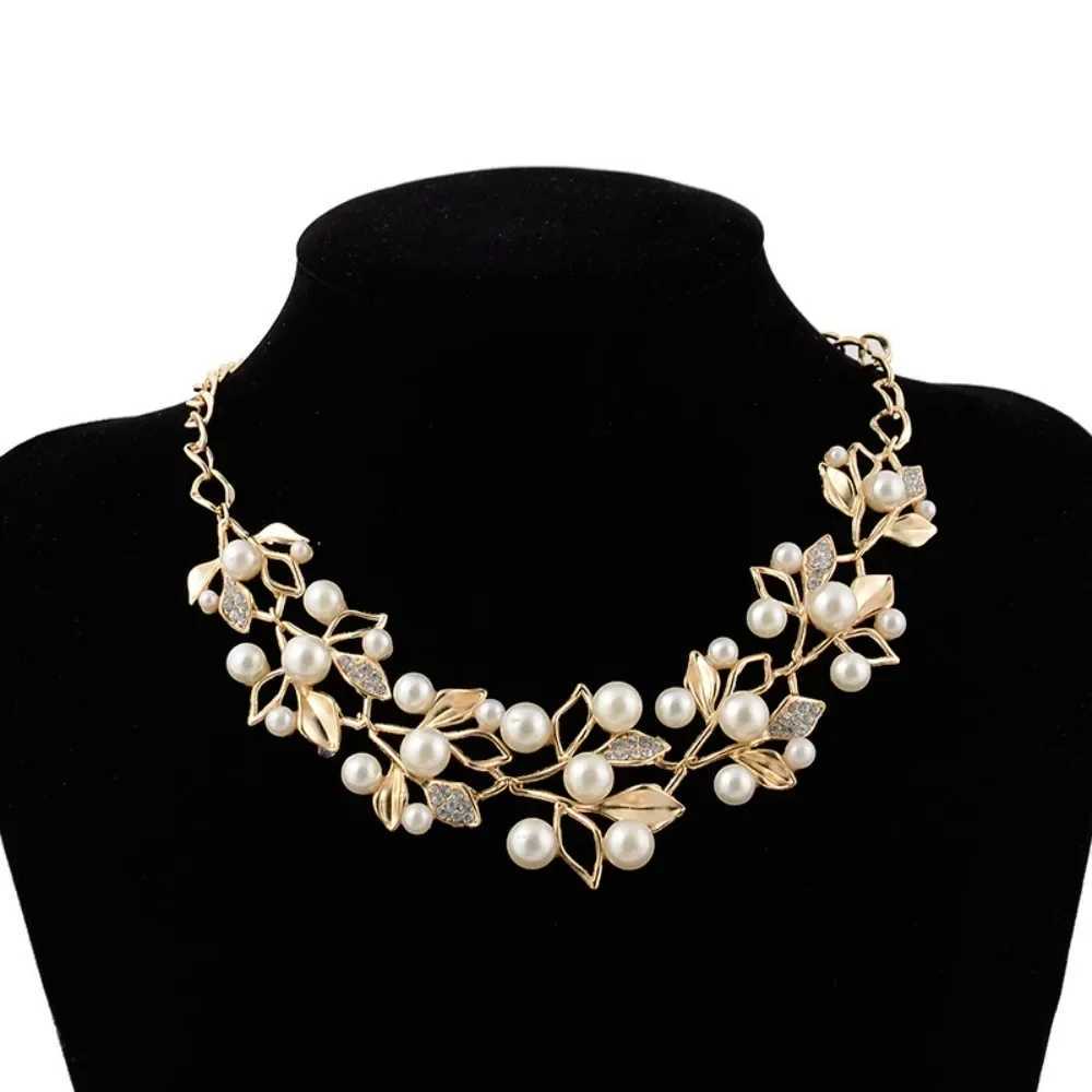 2025 New Simulated Pearl Necklaces Pendants Leaves Statement Necklace For Women Girl Collares Ethnic Fashion Jewelry Gifts Y250605