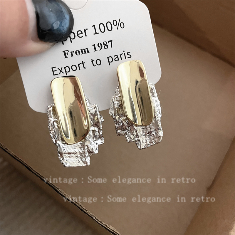 New Western Inspired Exaggerated Irregular Designer Stud Earrings for Women Exude Luxury Sophistication
