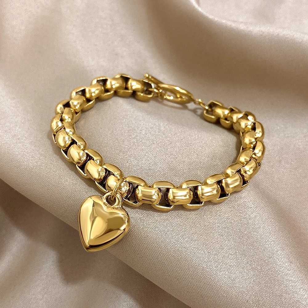 Punk Waterproof Stainless Steel Heart Pendant Bracelet for Women Retro Golden Chunky Thick Chain Bracelet Charm Hand Jewelry W250606
