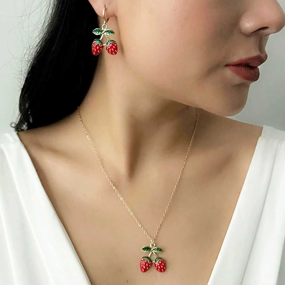 Sparkling Red Cherry Pendant Necklace for Women Colored Zircon Stainless Steel Chain Jewelry Accessory for Girls Y250605