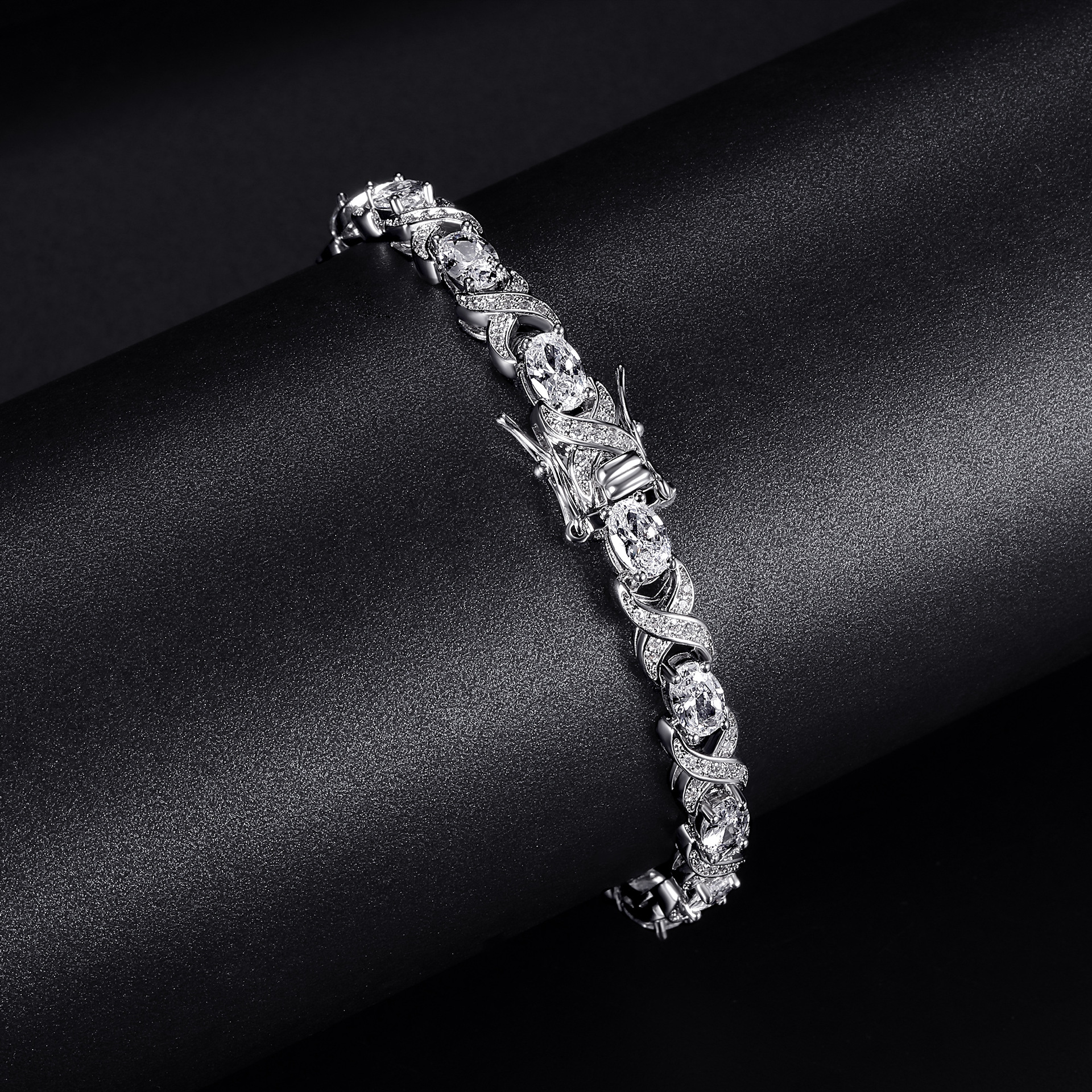 2025 Choucong Ins Top Sell Wedding Bracelets Luxury Jewelry 18K White Gold Fill Oval Cut 5A Zircon CZ Diamond Gemstones Party Women Fashion Bangle Gif