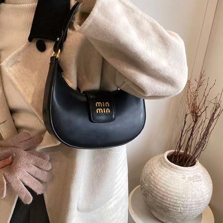 Designer Shoulder Bag Luxury Top Quality Womens Fashion Bag classical Handbag Half moon bag lassical Handbag messenger fashionable bag 789