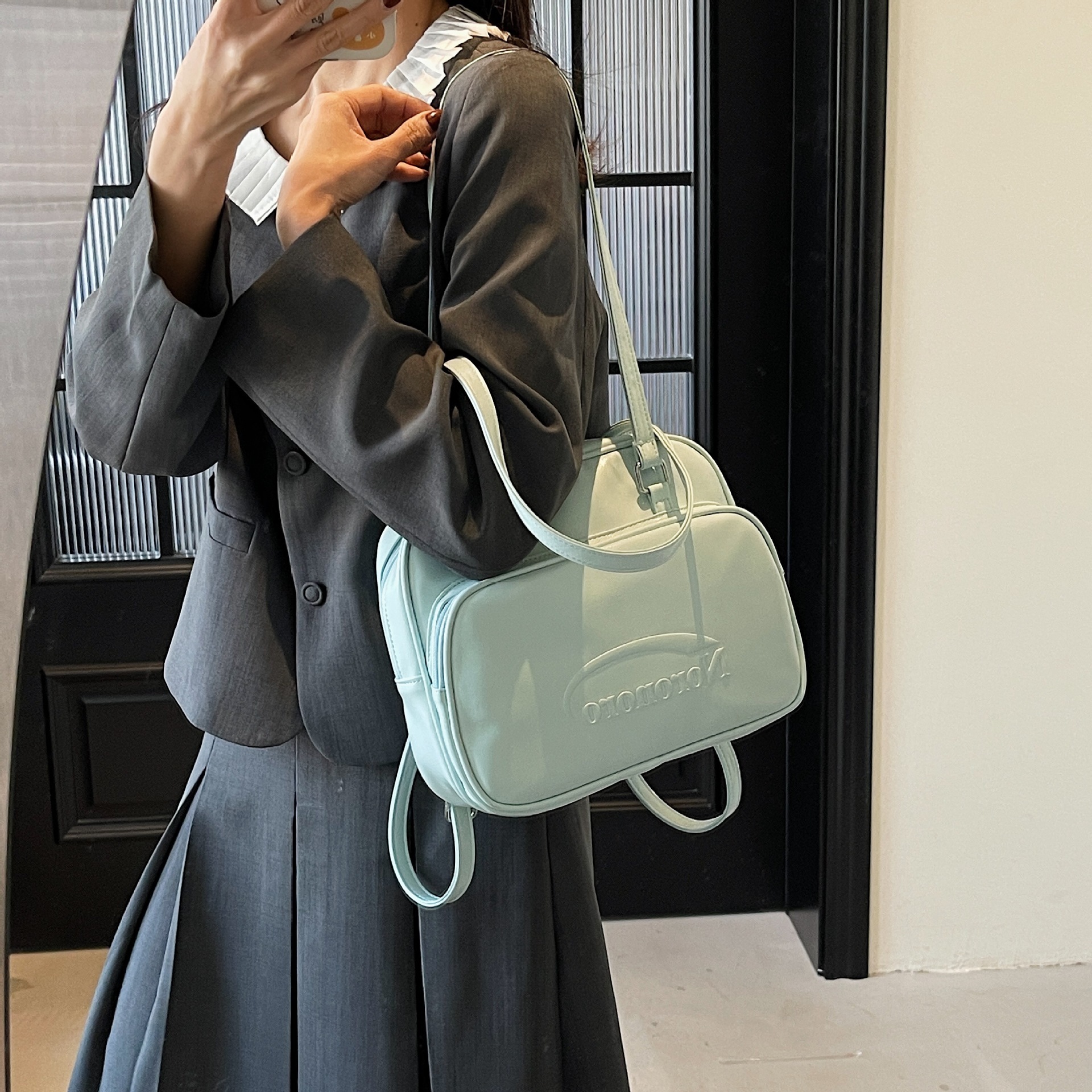 designer Minimalist Messenger Backpack for Women Spring Summer 2025 New Fashionable Handheld Briefcase Large Capacity Shoulder Bag