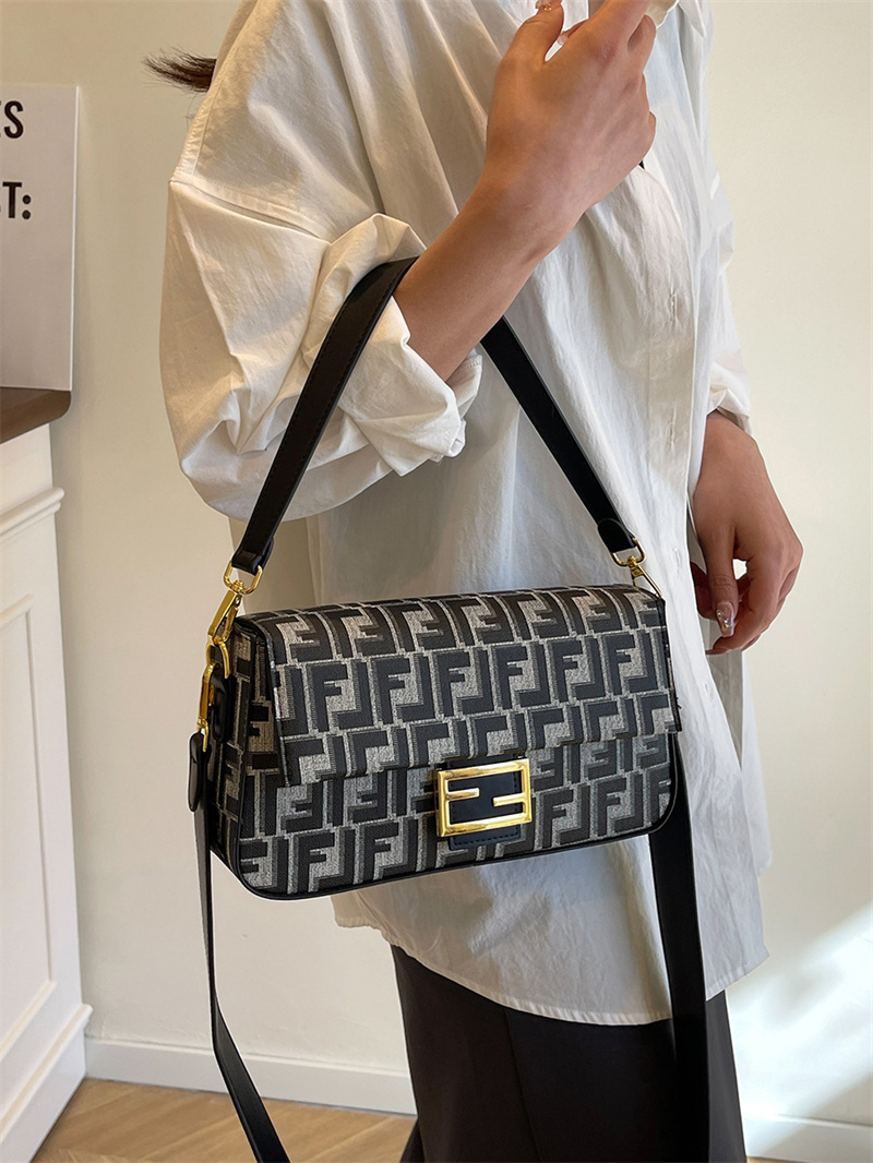 Designer Free Shipping 202 Fashion Casual Light Luxury High-end Texture Small Square Bag Single Shoulder Crossbody Bag For Women