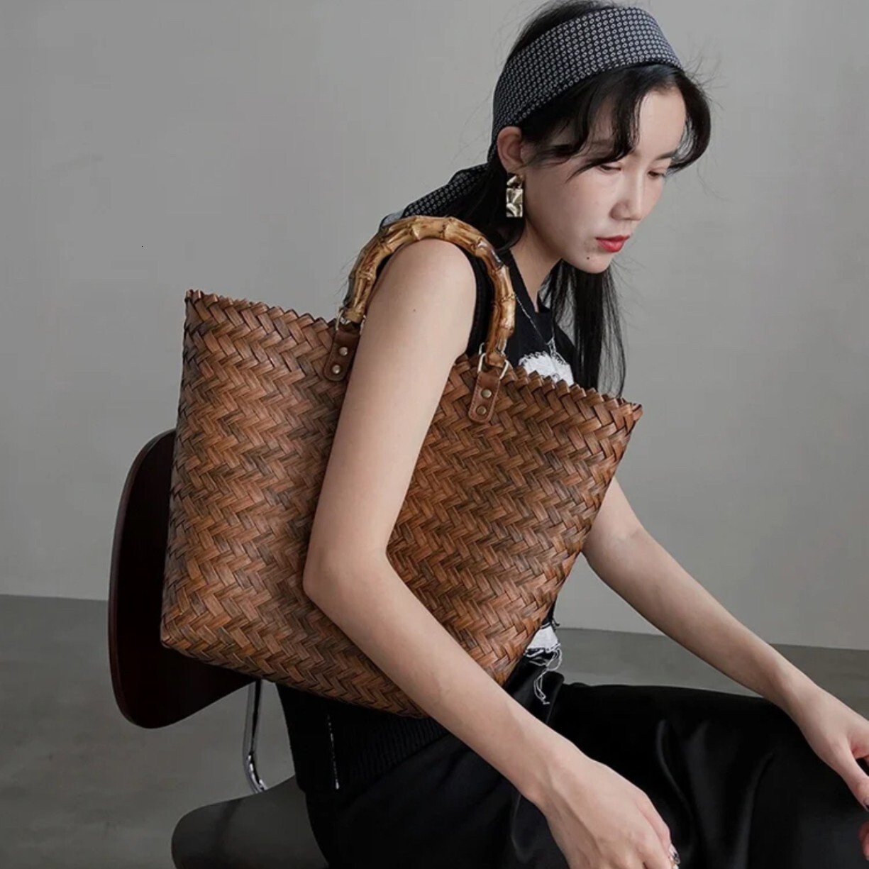 Brand High Quality New Style Handmade Fashion Versatile Woven Bag Vegetable Basket Retro Bamboo Handle Straw Tote Bag Women's Gift Bag New Free D