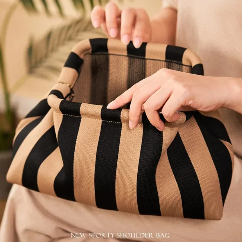 Summer Beach Clutch Bag for Women Woven Crochet Handbags Purses Knitting Dumpling Clutch Ruched Cute Cloud Casual Colorblock Bag 250605