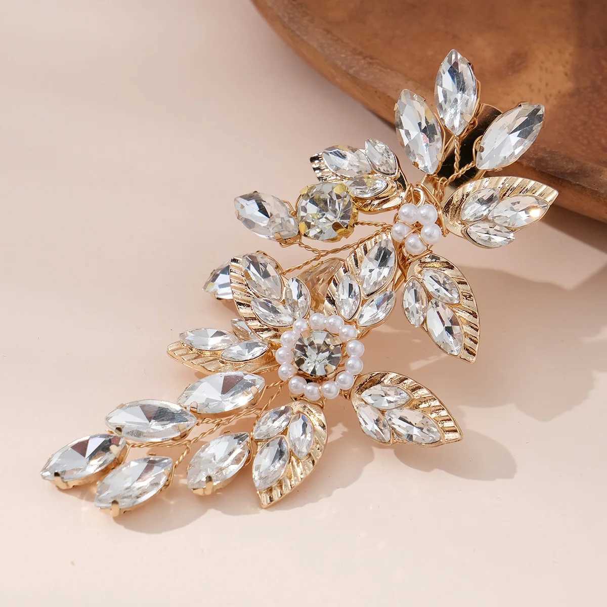 Wedding Hairpins for Bride Hair Accessories Duckbill Pearl Hairclips Gold Color Metal Flower Headpieces Jewelry for Women Girls Z250605