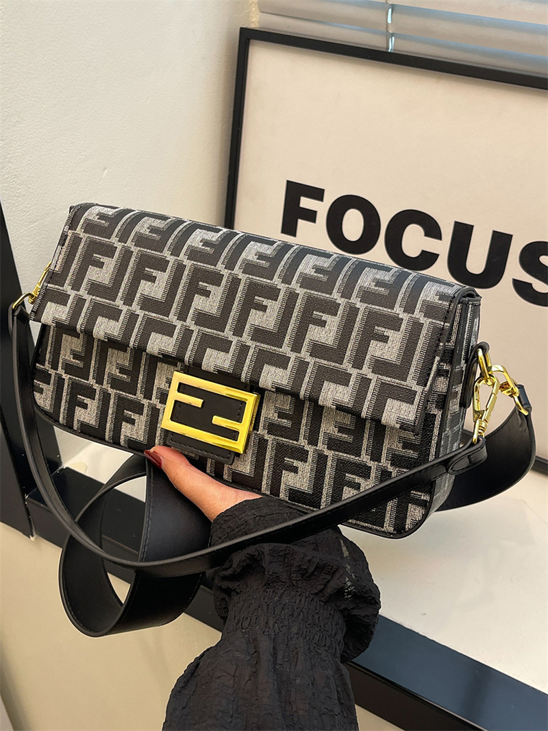 Designer Free Shipping 202 Fashion Casual Light Luxury High-end Texture Small Square Bag Single Shoulder Crossbody Bag For Women