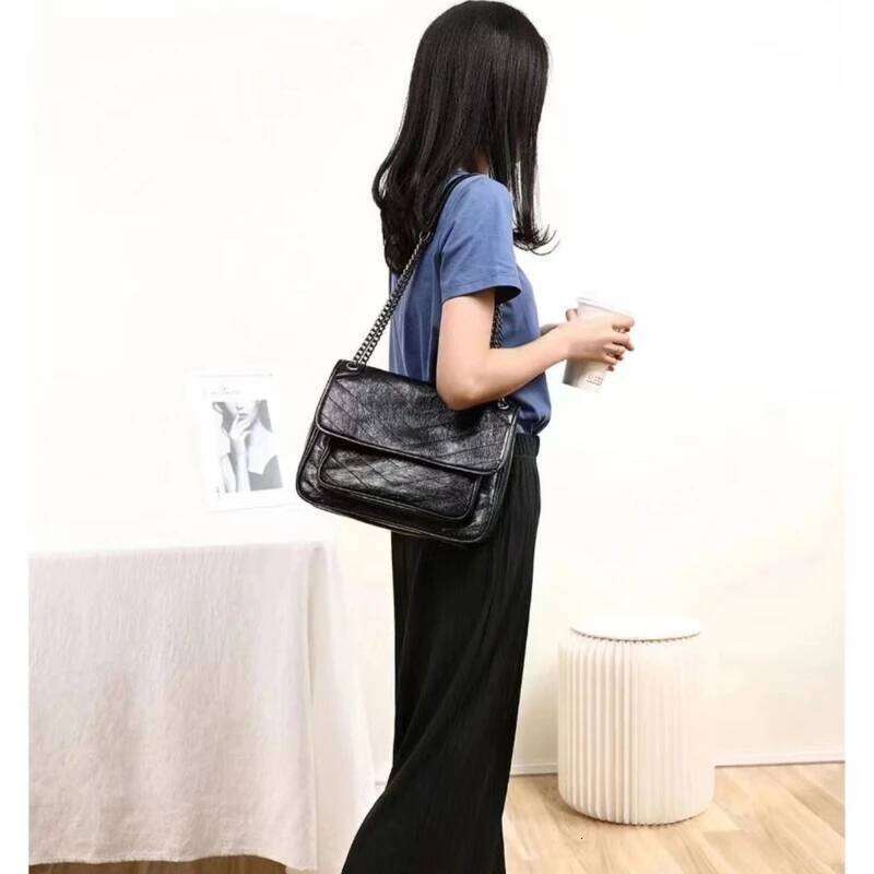 OLOEY Top Cowhide Postman Oil Wax Real Leather Chain Retro Wandering One Shoulder Messenger Small Square Side Bag for Ladies