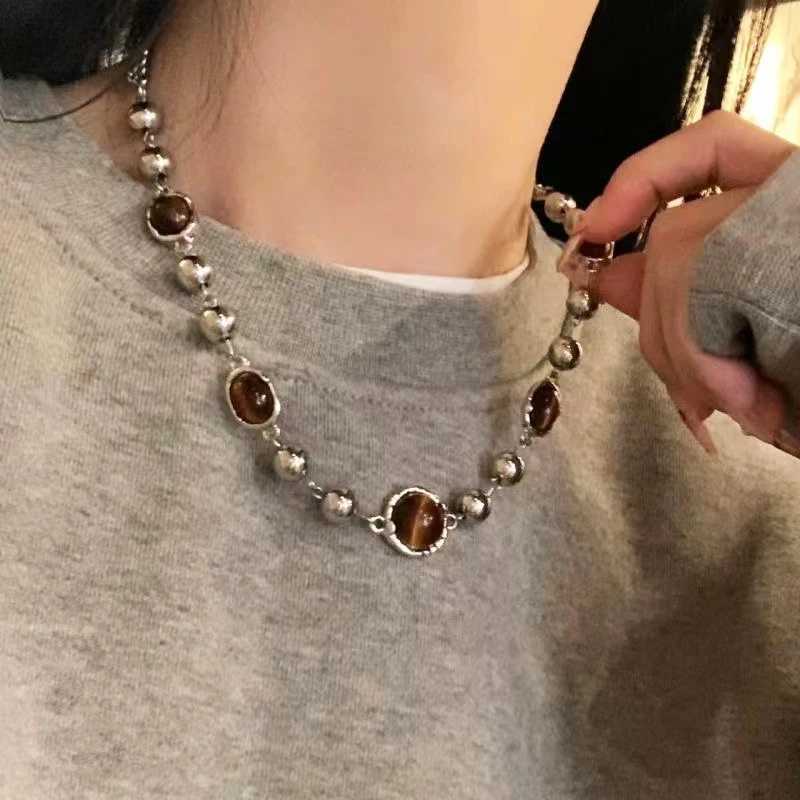 Vintage Maillard Y2K Pendant Necklaces for Women Punk Tiger Eye Stone Round Beads Tassel Necklace Clavicle Choker Jewelry Gifts Y250605