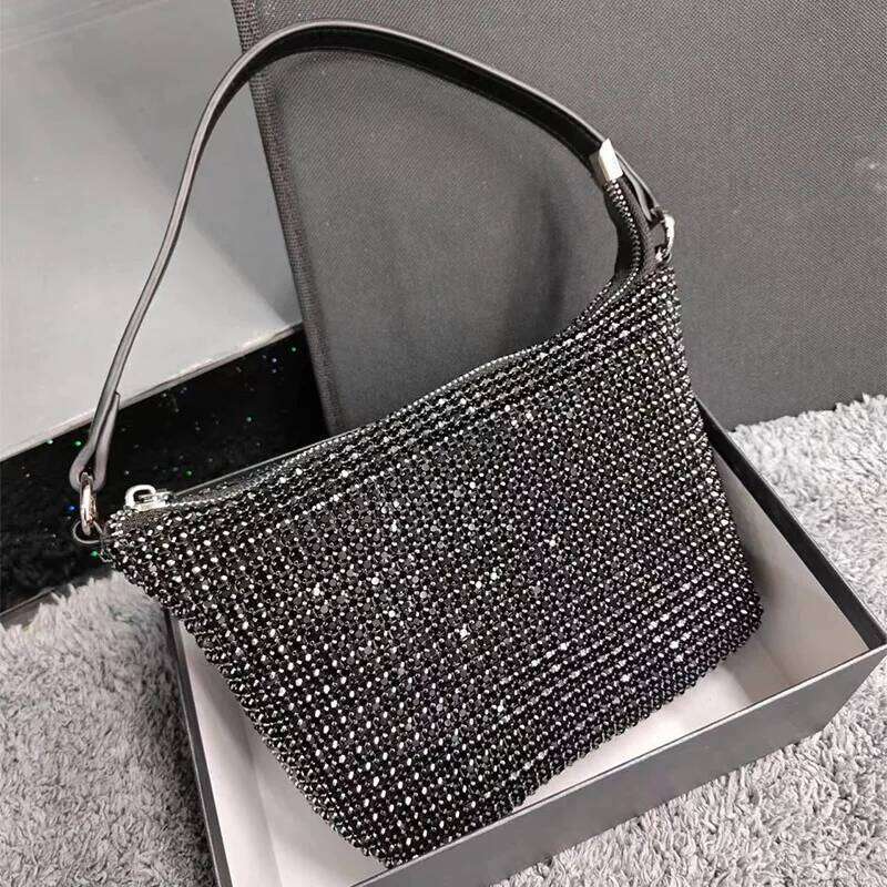 2025 New Metal Punk Flashing Dia Women's Neutral Handbag Soft Surface High Quality Small Party Bag Messenger Bag