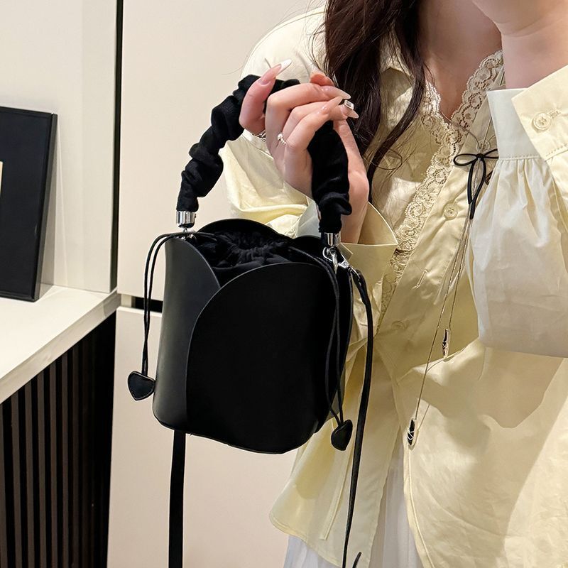2025 Spring Summer New Women's Bag New Tulip Petal Bucket Bag Unique Design Personalized Handbag Solid Color Simple Fashion Designer Single Shoul