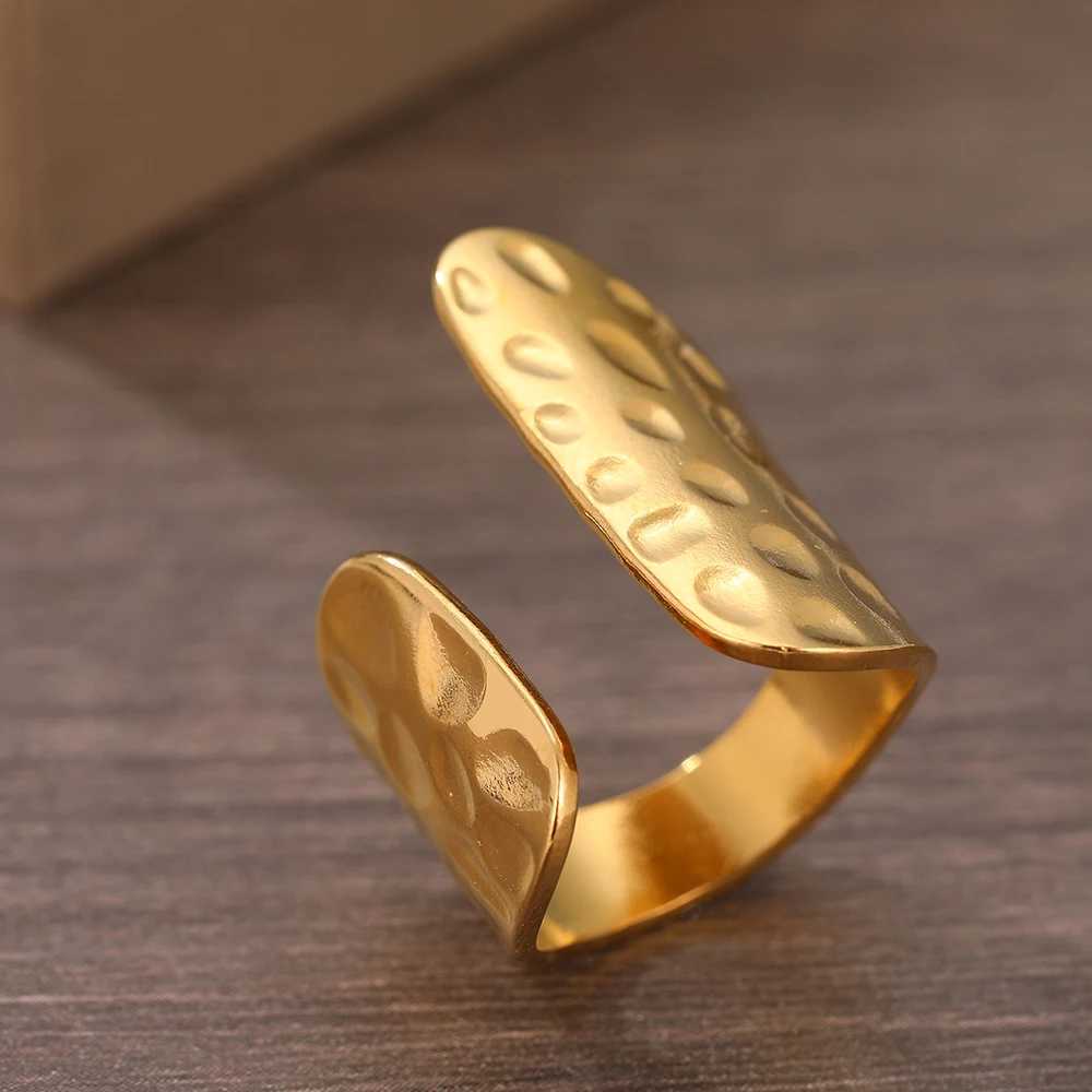 Stainless Steel Rings Vintage Exquisite Adjustable Open Hollow Rings For Women Jewelry Banquet Gifts Non-fading High-quality New W250606