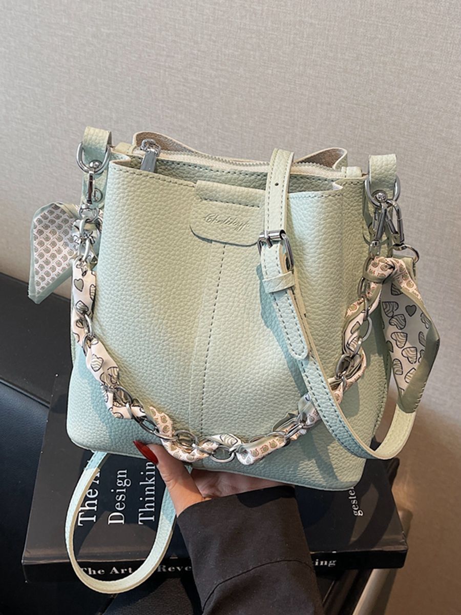 2025 New Spring Summer Women's Bag Fashion Women's Bag New Texture Single Shoulder Crossbody Bag Outdoor Handheld Bucket Bag Chain Bar Desig