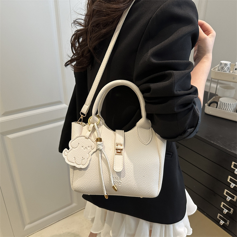 designer Women's Bag 2025 New Trend Niche Design Spring Fashion Handbag Unique Bucket Bag Shoulder Crossbody Bag