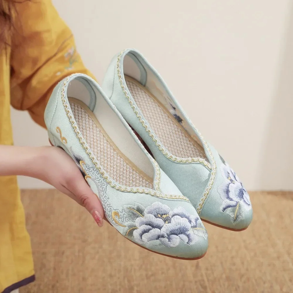Elegant Streetwear Cheongsam Traditional Chinese Ethnic Style Shoes for Women Embroidery Womens Shoes Casual Fashion Vintage 250603