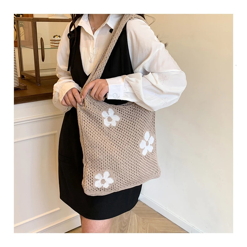 Summer Versatile Largecapacity Shopping Bag Simple Woven Flower Mesh Perforated Womens Singleshoulder Bag 250605