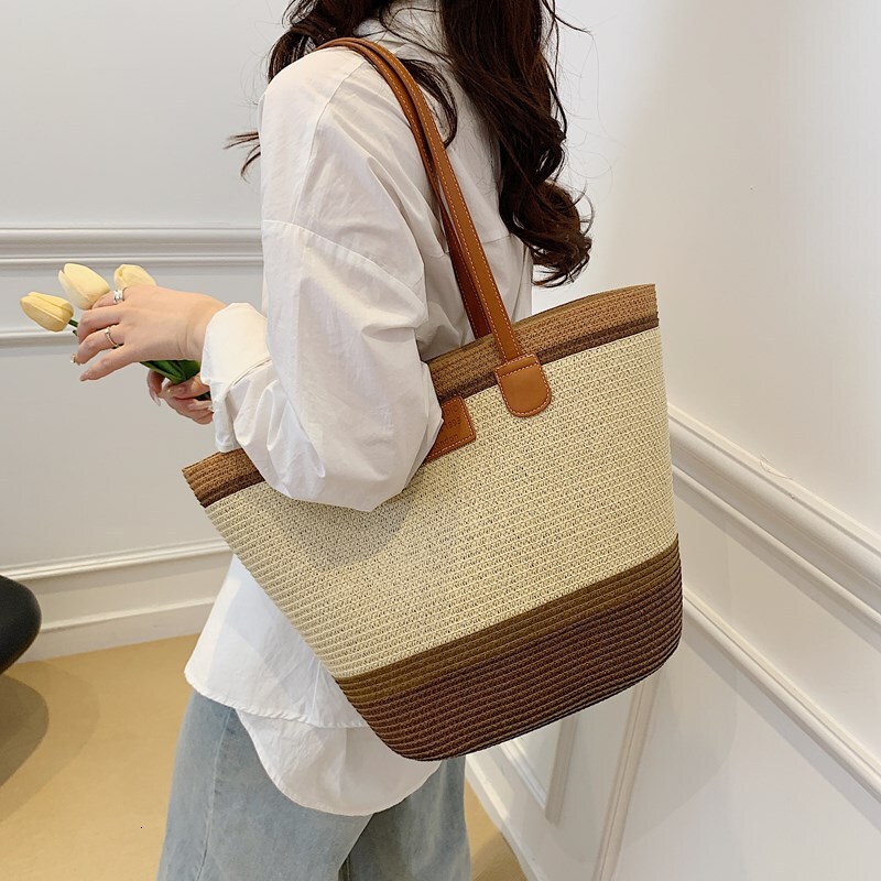 designer Straw Woven Bag for Women Large Capacity 2025 New Vacation Beach Bag Woven Bucket Bag Tote Bag Commuter Tote Bag Trendy