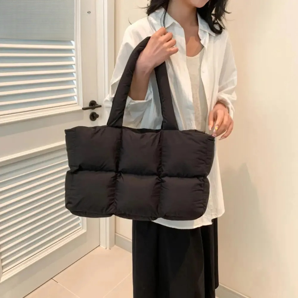 New Free Shipping Designer Bag Womens Fluffy Solid Color Bedding Fashion Shopping Bag Large Capacity Soft Cloud Casual Handbag