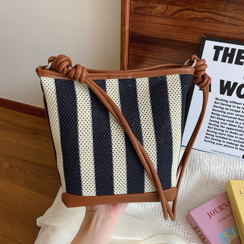 designer 2025 New Summer Vacation Commuter Color-Block Bucket Bag High-End Fashion Handbag Women's Shoulder Under