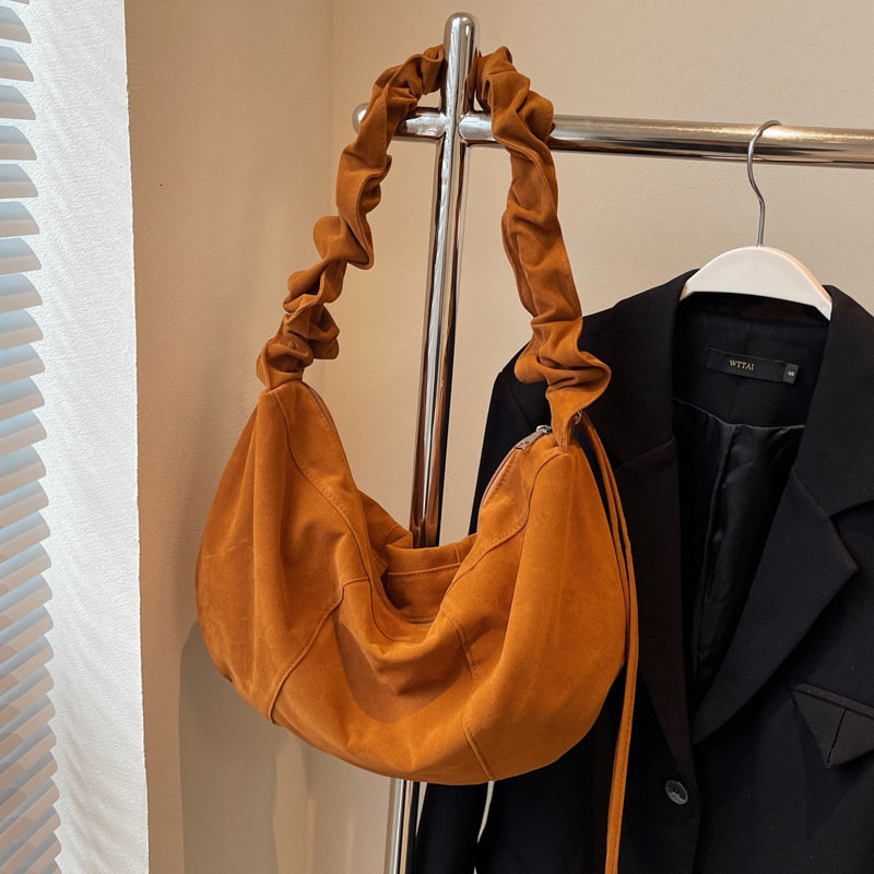 designer Vintage Crossbody Bag for Women Versatile 2025 Autumn New Pleated Drawstring Tote Bag Large Capacity High-end Shoulder Bag