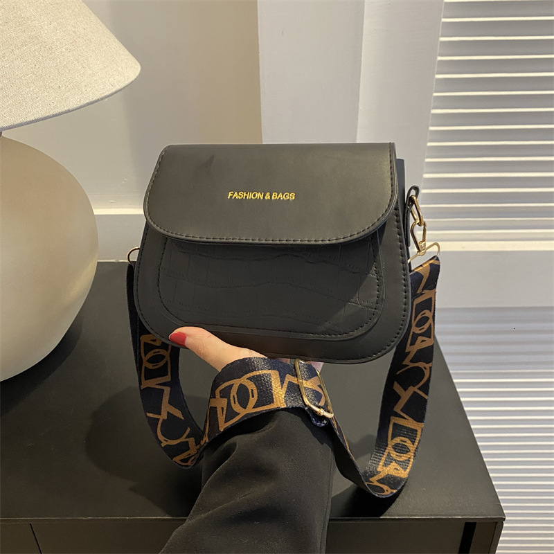 designer Stone Pattern Small Square Bag for Women 2025 Winter New Fashion Retro Shoulder Bag Crossbody Bag Wholesale Available