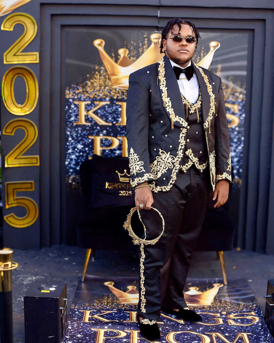 Vintage Appliques Wedding Tuxedos 3 Piece Set Jacket Vest Pants Shawl Lapel Men Suit Customized Groom Wear Party Evening Suits