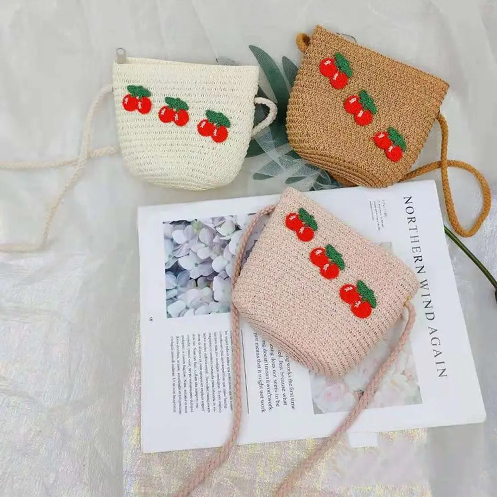 Creative Handmade Kids Straw Bag Shell Shape Woven Shoulder Flower Summer Beach for Children Girls 250605