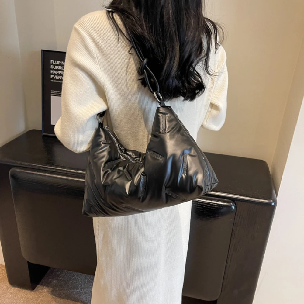 Women Fashion Handbag Autumn Winter Soft Pleated Solid One Shoulder Bag Large Capacity Zipper Phone Versatile Commute Bags 250605