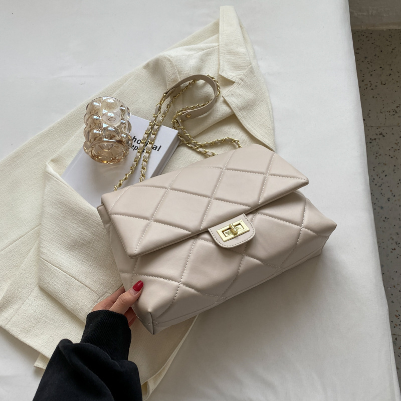 Free Shipping Designer Bag High End Handbag For Women 2025 New Fashionable Shoulder Large Capacity Commuting Bag Diamond Grid Chain Crossbody Bag