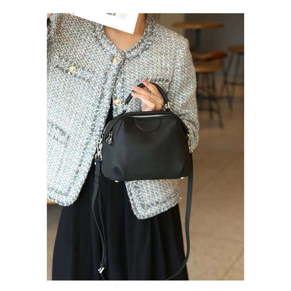 Designer Bags 2025 Women's Cow Real Leather Bag Female Crossbody Designer Shoulder Bags Ladies Casual Retro Commuting Cowhide Handbag Lady Luxury