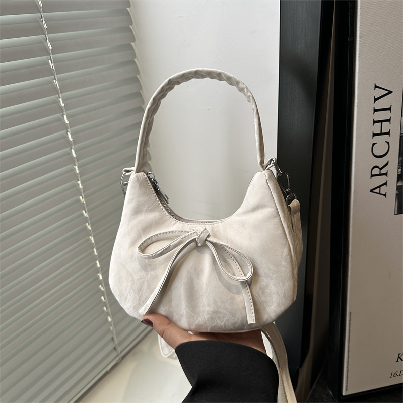 designer This Year's Trend: Simple and Unique Sweet Style Handbag, New Moon Bag, Niche Design, Trendy and Fashionable Casual Crossbody Women'