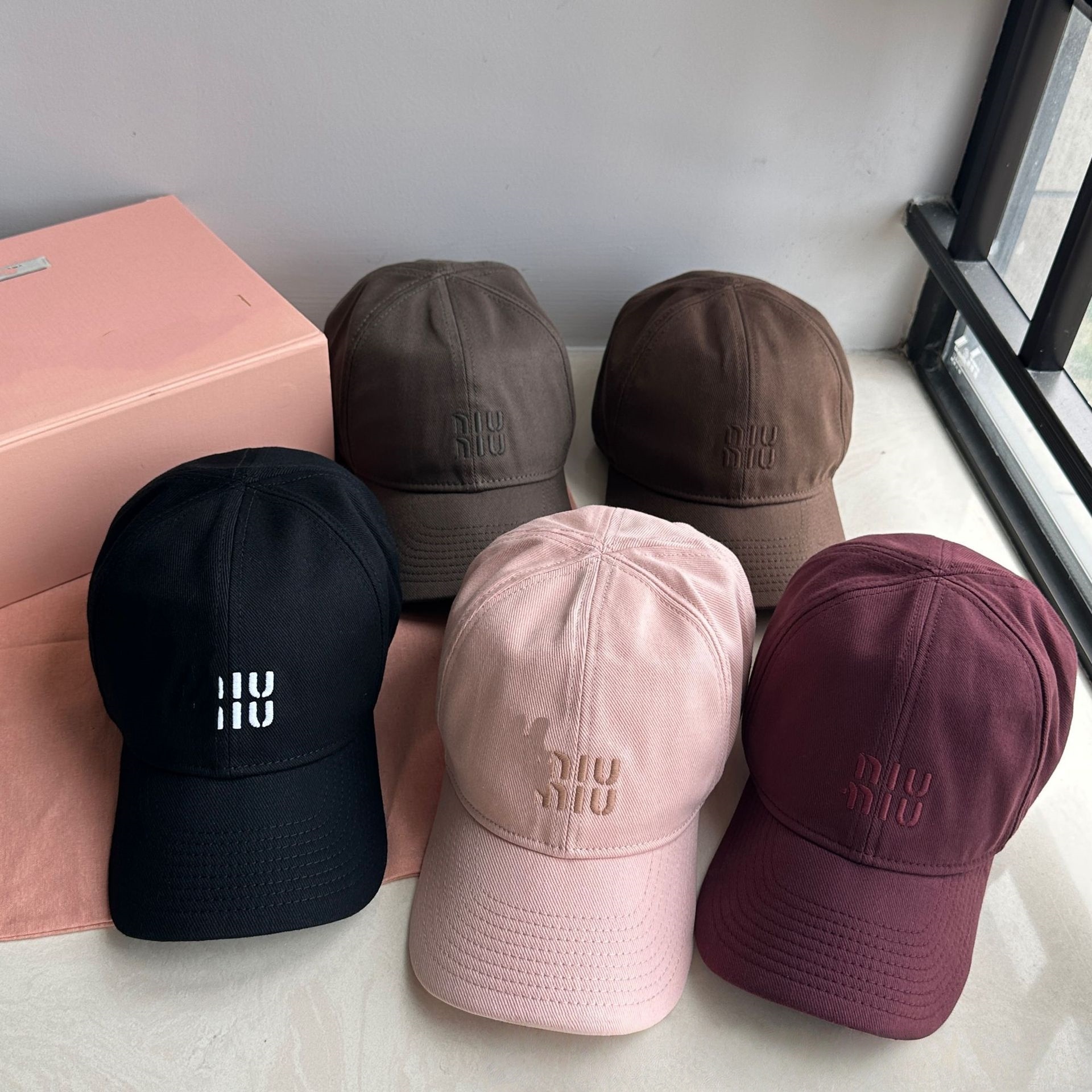 Designer Men Ball Cap Outdoor Sports Vacation Mens Ballcaps Letter Embroidered Adjustable Hat Casual Active Caps For Women Washable Color Cotton Hats