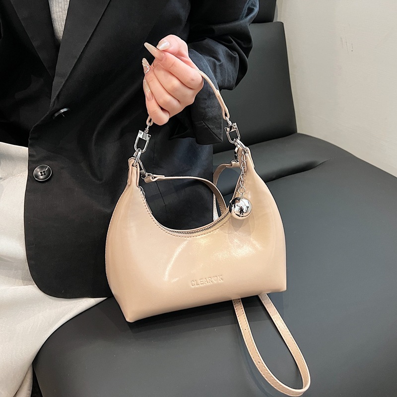 designer High-end Glossy Patent Leather Bag for Women 2025 New Trendy Casual Shoulder Underarm Bag Fashion Commuter Crossbody Bag