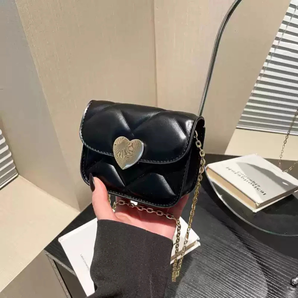 Mini Burgundy Bag for Ladies Womens Fashion Delicate PU Glossy Buckle Crossbody Bags Lipstick Purse Shoulder Packs 250605