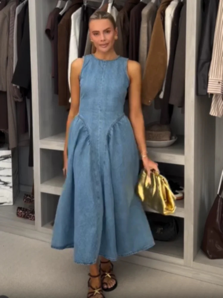 Women Fashion Denim Slim Long Dresses Chic O Neck Sleeveless High Waist Pleated Maxi Dresses 2025 Female Commute Street Vestidos 250529
