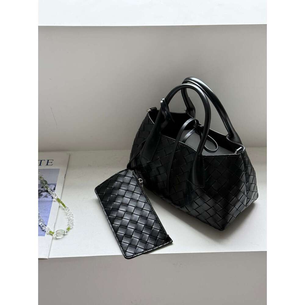 Spring Summer Simple New Design High end Luxury Woven Shoulder Handbag Mother and Child Tote Bag