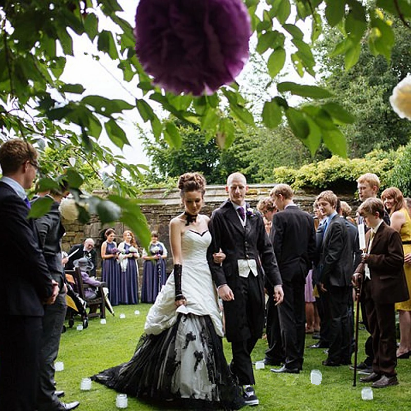 Black And White Gothic Wedding Dress Lace Appliques Ruched Sweetheart country farm Bridal Gown Customized