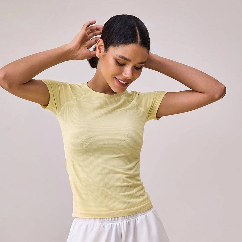 Women's Breathable Yoga Crop Top Short Sleeve Fiess Workout T-shirt Sportswear for Gym Running