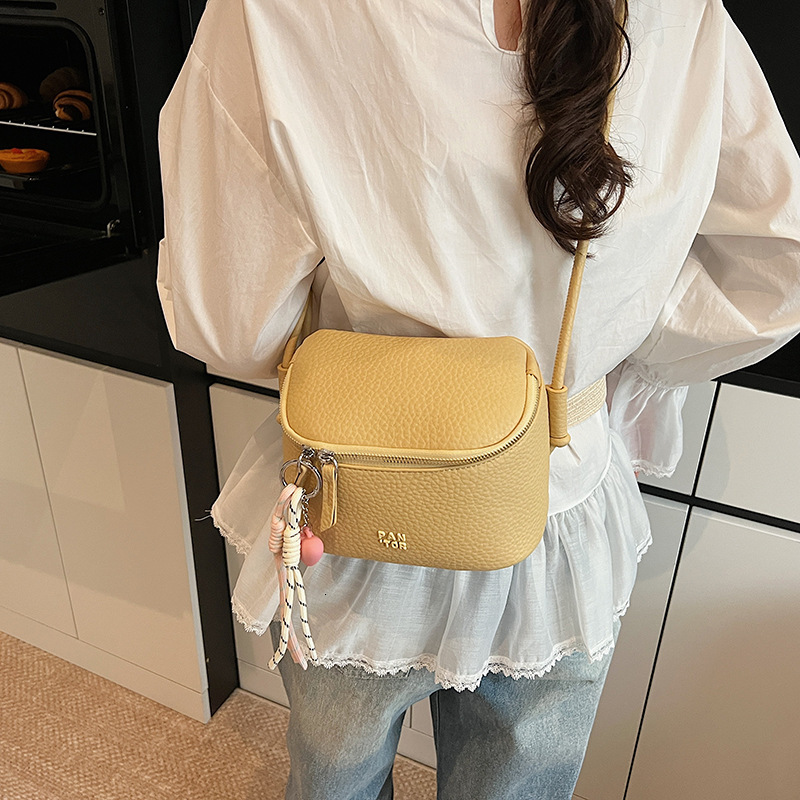 Quality New Style Fashion Small Bag for Women 2025 New Summer Versatile Crossbody Bag Exquisite Super Popular Small Square Bag New Free Delivery Desig