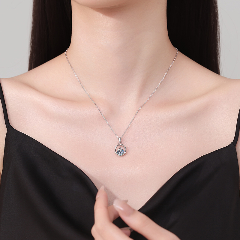 Luxurious Designer S925 Sterling Silver Necklace with Genuine 1Ct Moissanite Stone