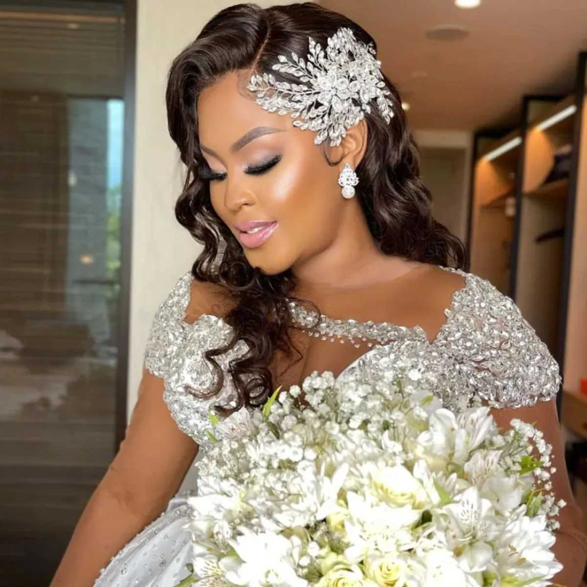 DZ012 Bridal Accessories Crystal Banquet Headdress Bridal Hair Jewelry Headpiece Gift Fashion Bridal Tiaras Baroque Hairbands Z250605