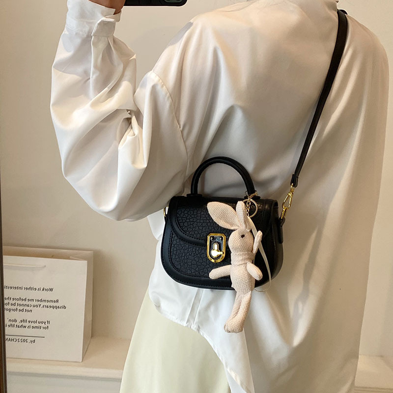 designer French Style Niche Underarm Small Bag for Women 2025 New Fashion High-Quality Texture Crossbody Bag Ladies Handbag Saddle Bag