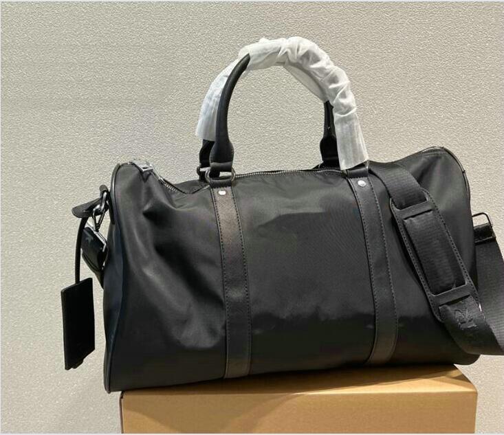 Designer Nylon Duffle Bags Unisex Large Capacity Travelling Bag Knapsack Handbag fashion Black Sports Package Portable Weekend Handbag Shoulder Cross Body y896