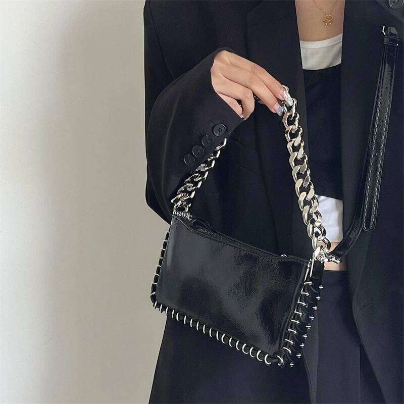 Women's Chain Underarm Shoulder Bag Glossy Patent Leather Hot Girls Small Square Messenger Bags Fashion All-Match Purse Handbags