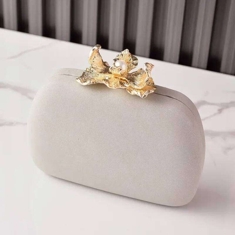 Sweet aron Colore Dinner Women Fashion Flower Buckle Handbag Wedding Bride Evening Bags Girls Cute Party Clutch Bag