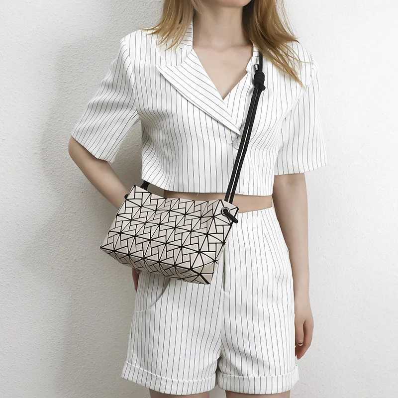 Windmill Tofu Bag New Japanese-style One-shoulder Rhombus Geometric Womens Bag Crossbody Armpit Bag Handbags M250606