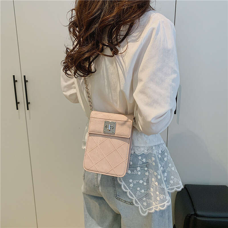 2025 New Exquisite Quilted Lock Small Square High-end Fashion Versatile Chain Crossbody Bag