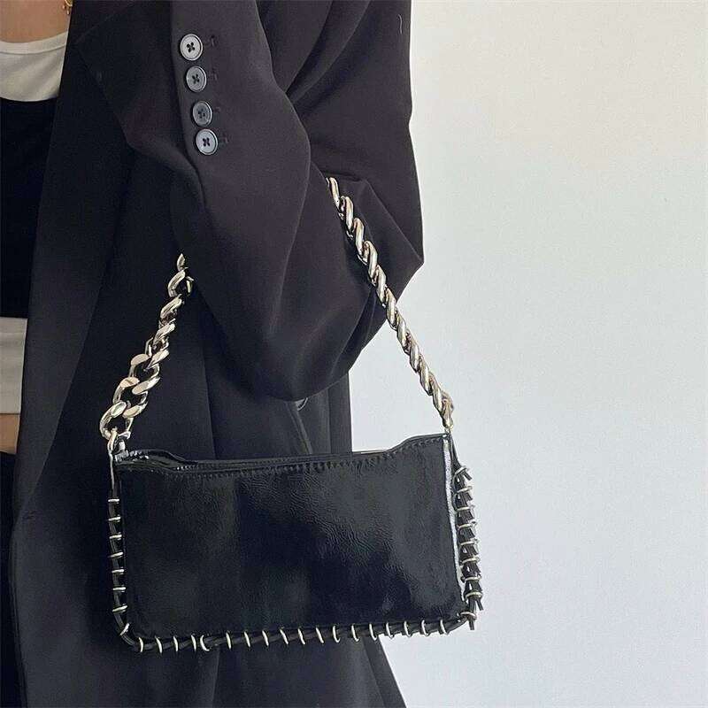 Women's Chain Underarm Shoulder Bag Glossy Patent Leather Hot Girls Small Square Messenger Bags Fashion All-Match Purse Handbags